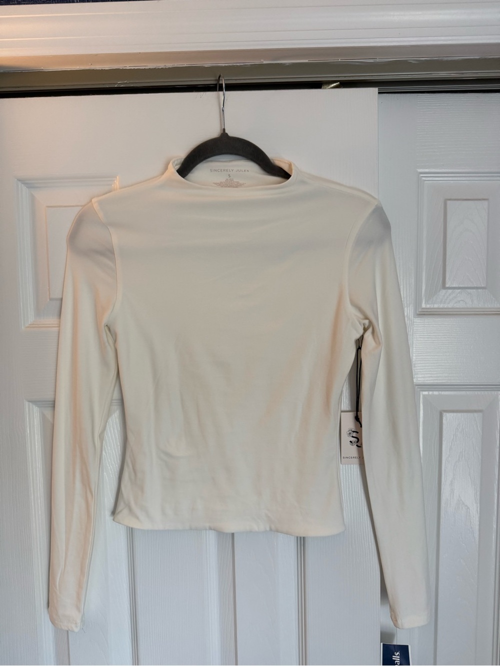 Women’s Cream Long-Sleeve Mock Neck Top